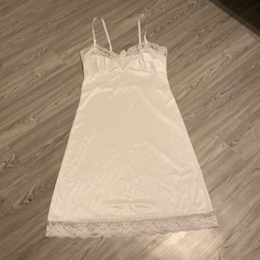 White lace trim night gown